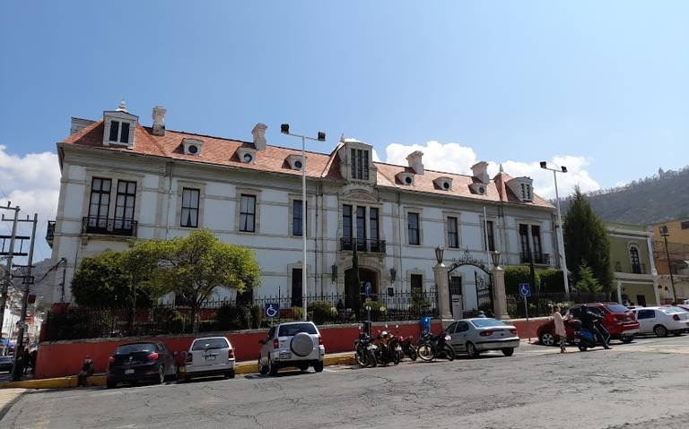 Cancelan pensión a exfuncionaria de Pachuca